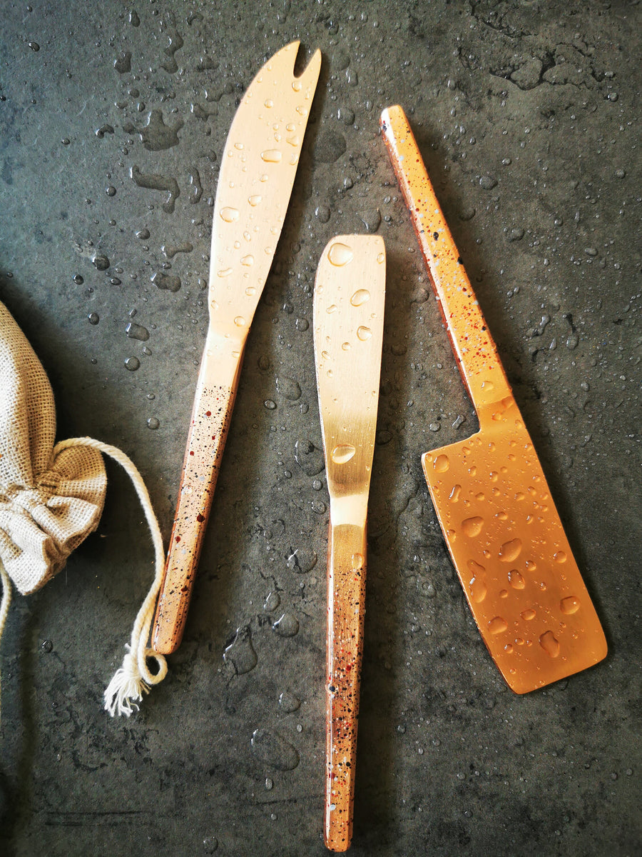 3 Piece Cheese Knife Set - White Marble & Brass Handles - Engraved Sil –  Gibb & Daan